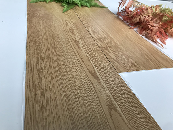 Sàn nhựa giả gỗ tự dính