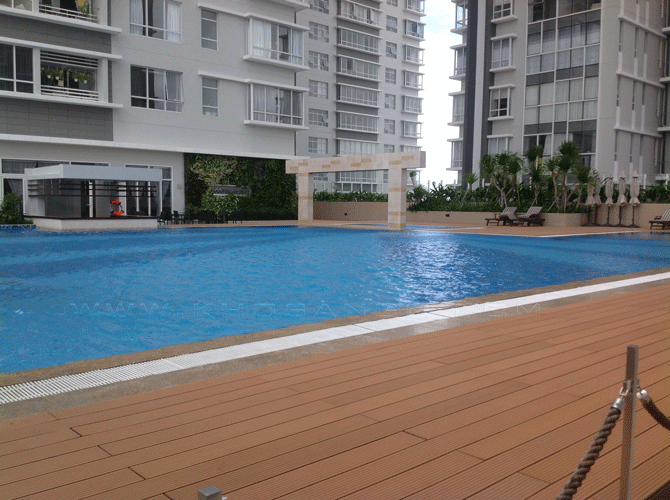 Không thấm nước, chống trơn trượt phù hợp lắp đặt khu vực hồ bơi