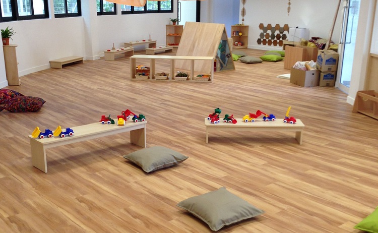 Vật liệu lát sàn trường mầm non nên chọn sàn nhựa