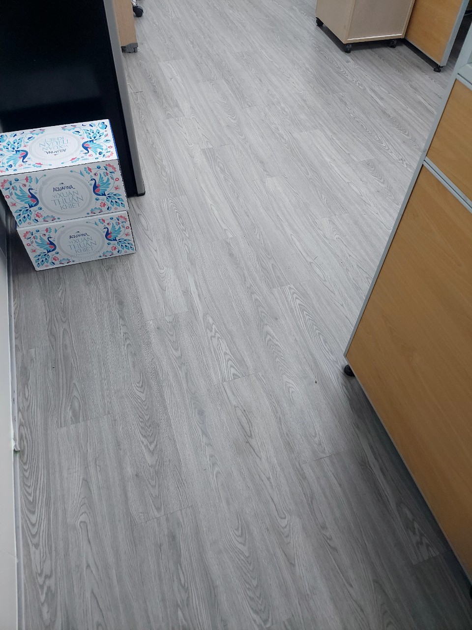 sàn nhựa keo rời 2mm, 3mm ? sàn nhựa keo rời có giá bao nhiêu ?