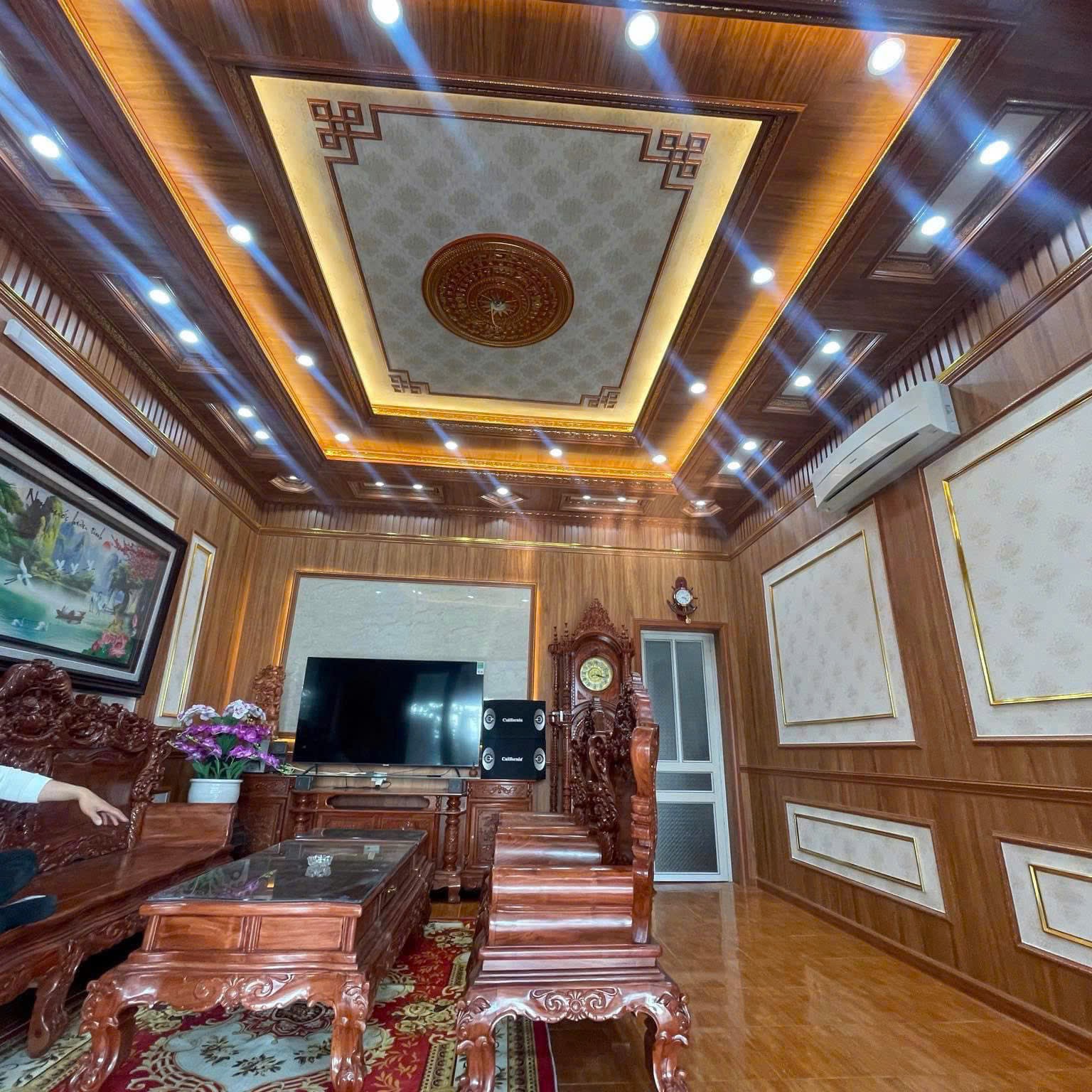 Trần Nhựa Nano Giải Pháp Nội Thất Toàn Diện